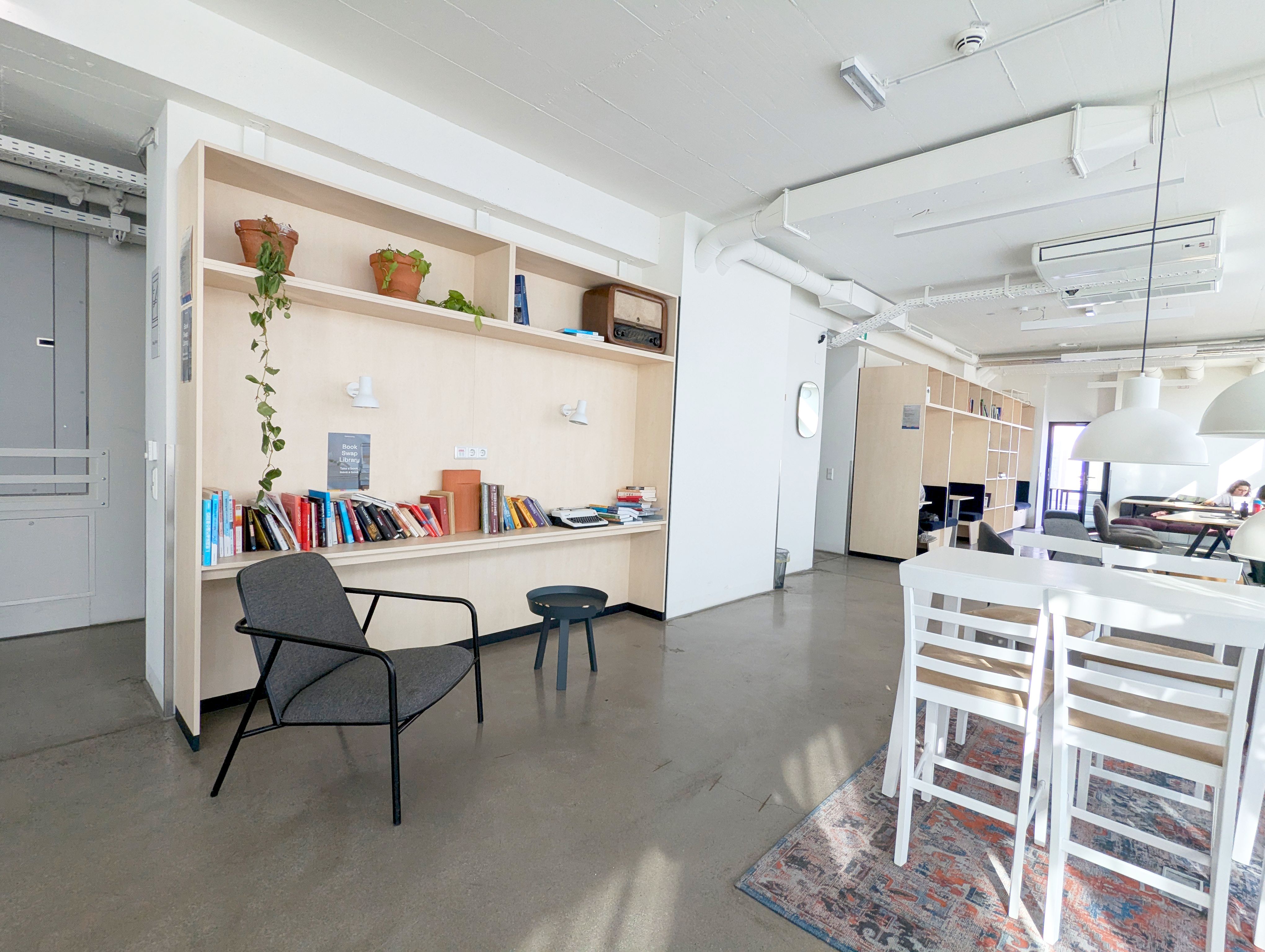 Gallery 16